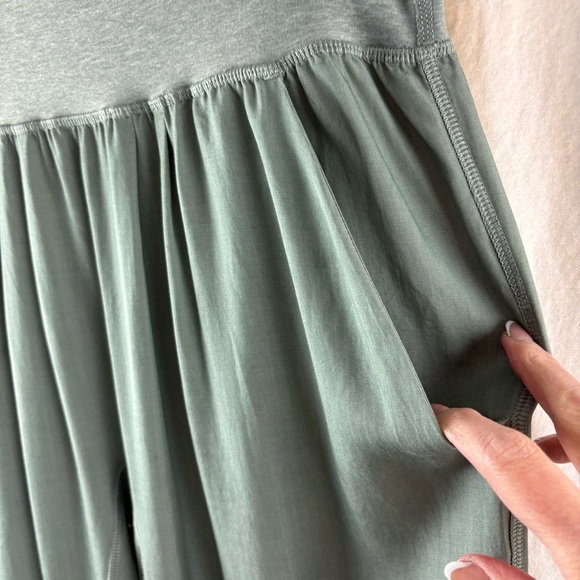 Lululemon Post Power Crop
Earl Grey / Heathered Earl Grey 6 - Picture 10 of 14